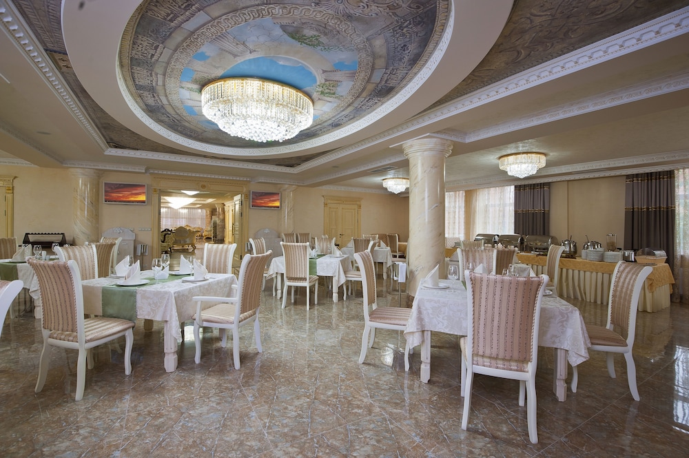 Amici Grand Hotel