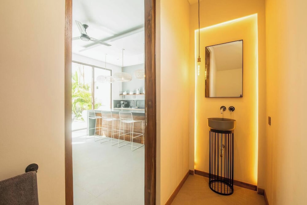 Modern 3BR Villa Enclosed Living
