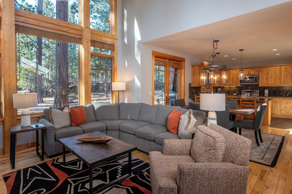 Lake Tahoe Vacations - The Cottages at Old Greenwood - Property Image 9