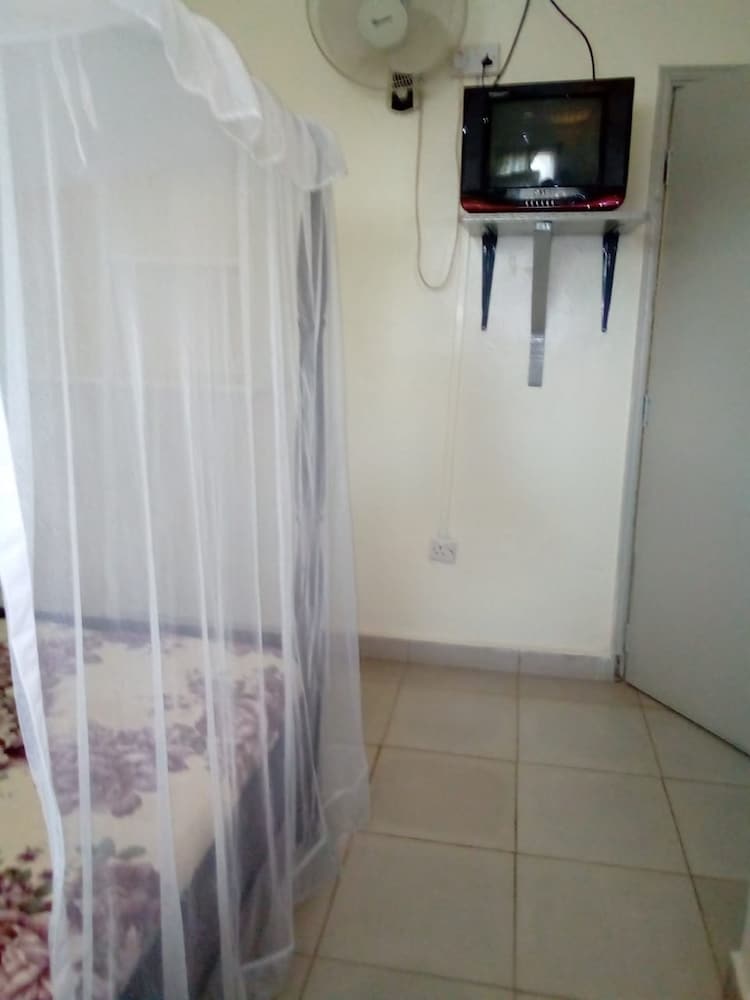 Photo 6