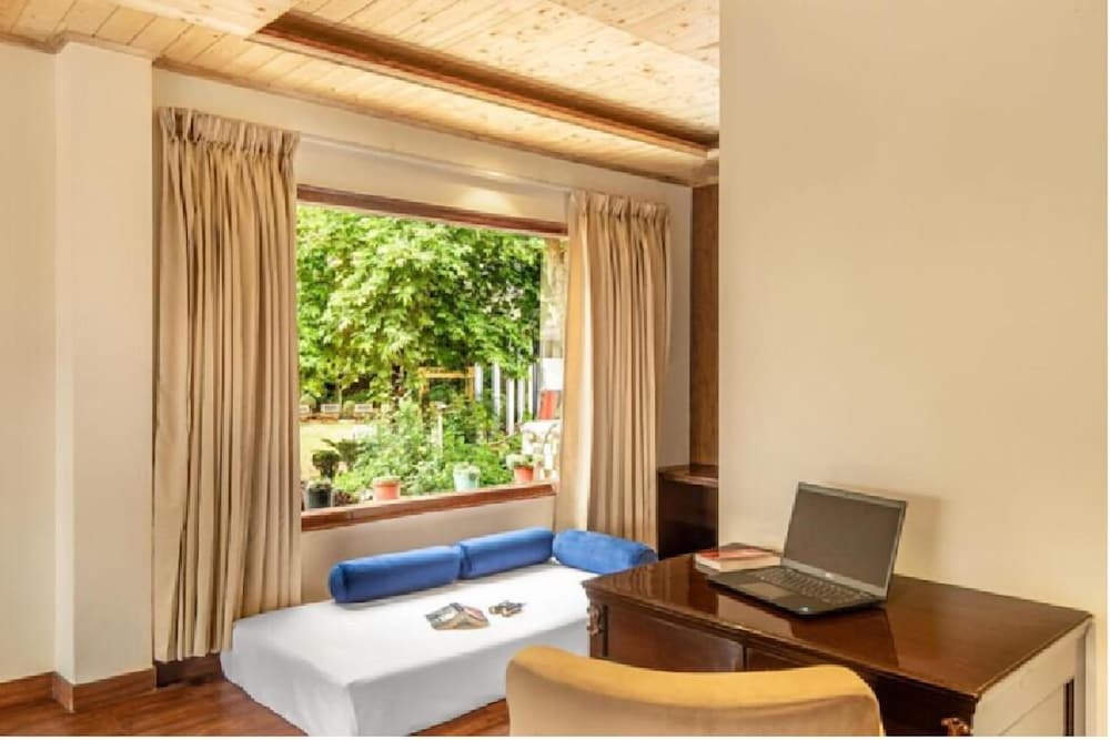 Maple Resort Chail