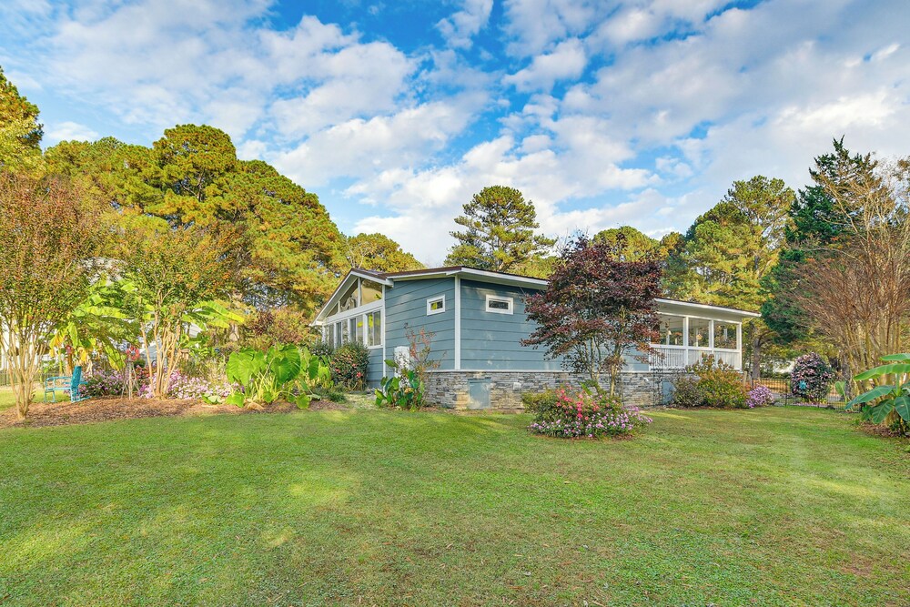 4 Mi to Falls Lake: Dog-friendly Wake Forest Home