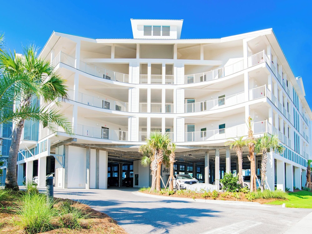 Sea Glass #313 by Southern Vacation Rentals