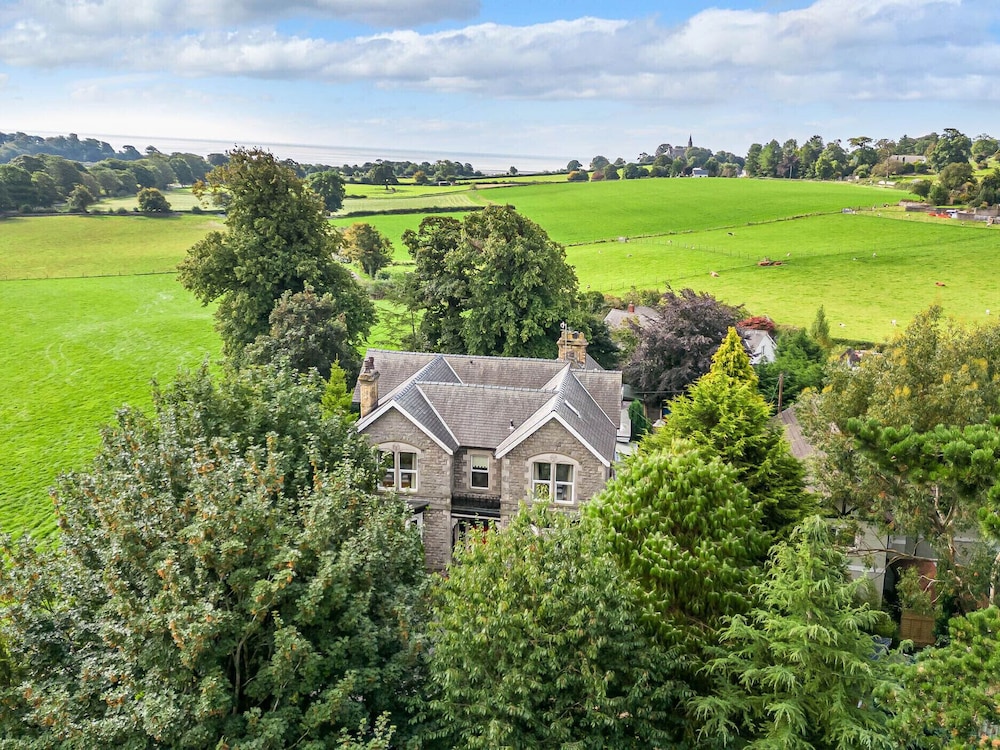 Eden Lodge