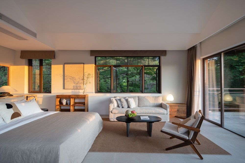 Miyue Shenzhen Tianlu Secret Wild Wizard Holiday Hotel