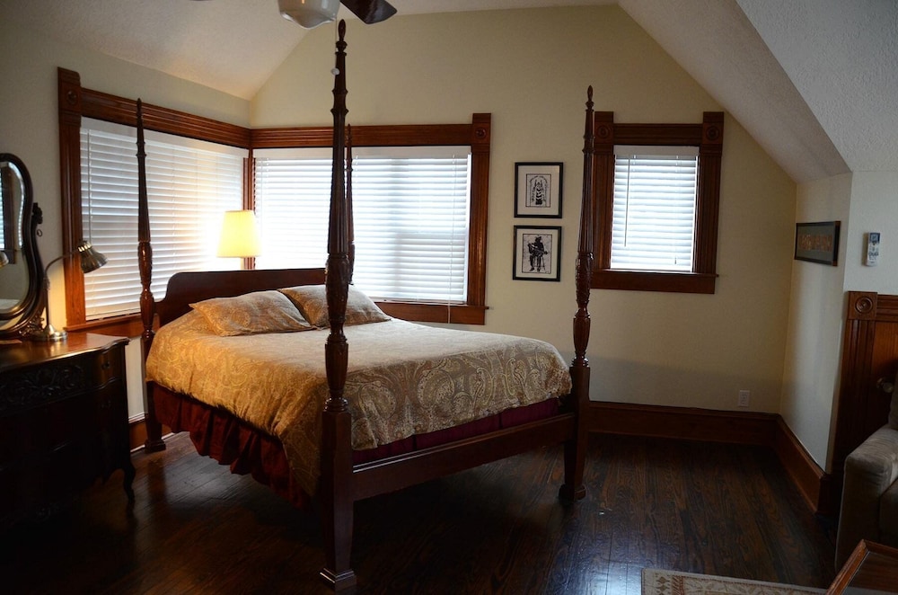 Brava House Bed and Breakfast