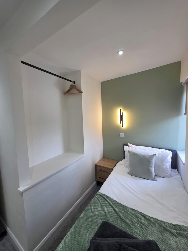 House - Sleeps 4 - Parking - Garden - City Centre