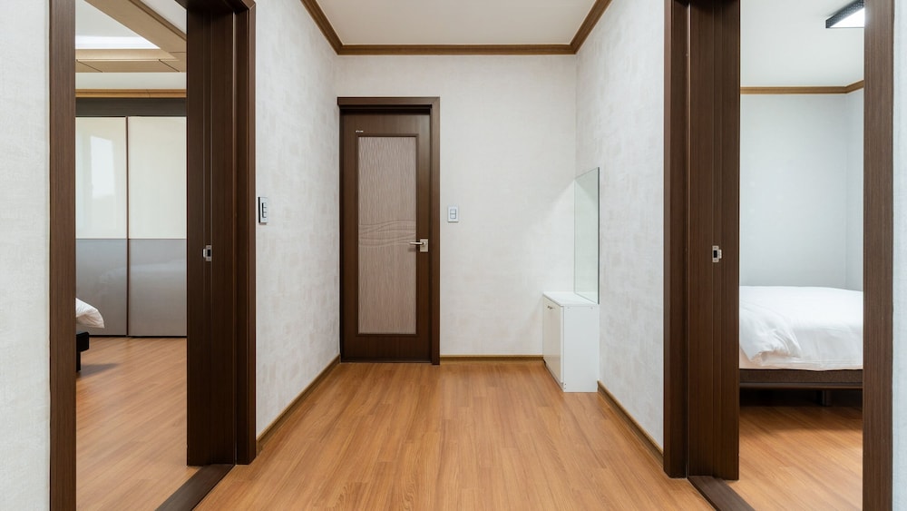 Jigeum Yeosu Ocean View Pension