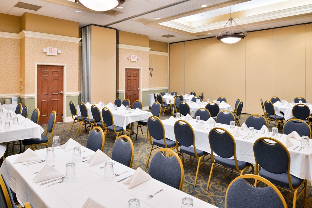 Collinsville Vacations - Quality Inn Dutch Inn - Property Image 12
