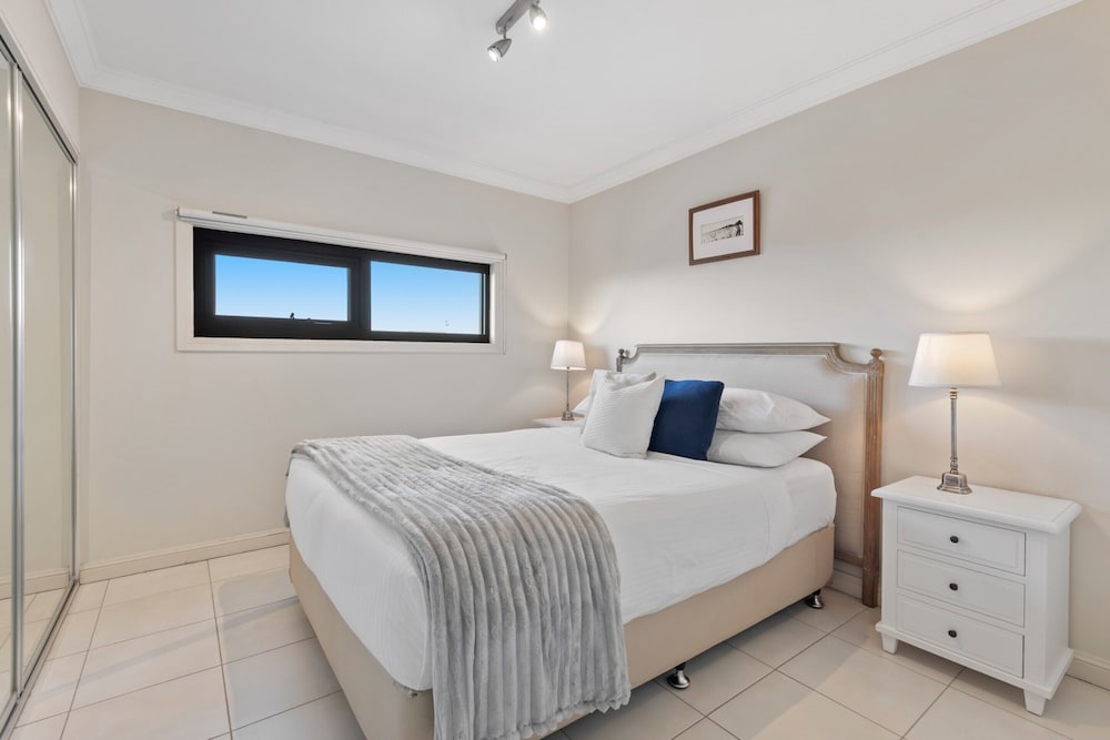 Split-level 2BR With City-view and Separate Study