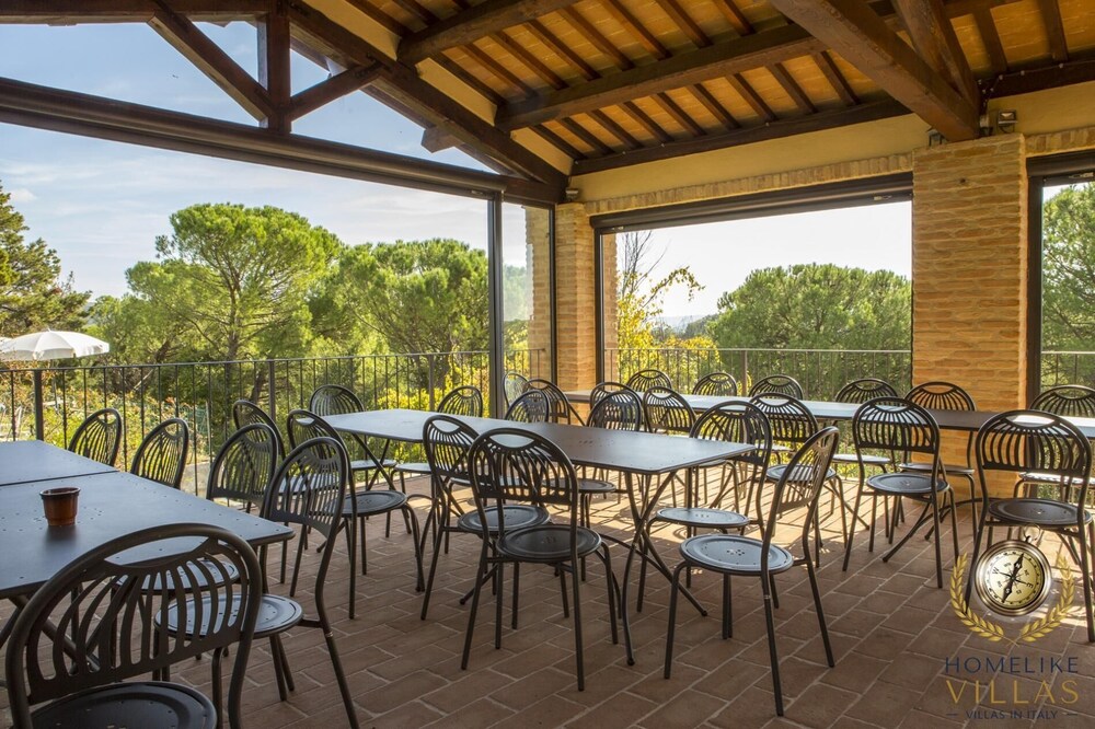 Villa Petrarvella view 4