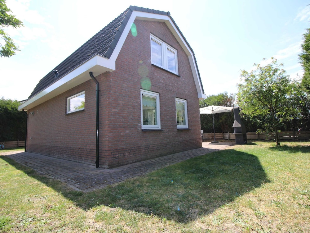 Nice House With Large Garden, in Noordwijk and Near the sea
