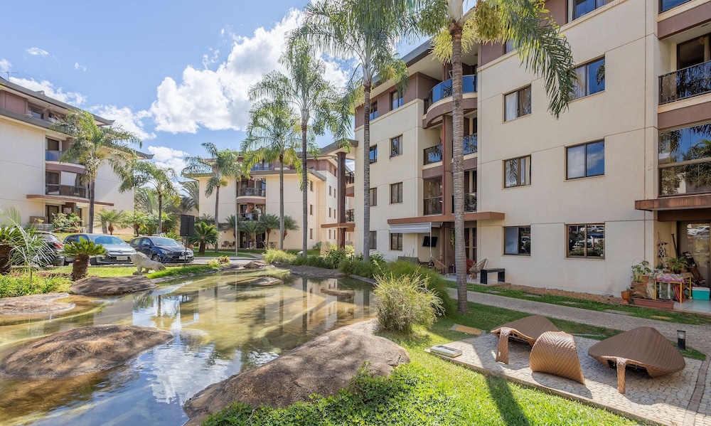 Apt With Balcony in a Condo With Pool - Clr0211