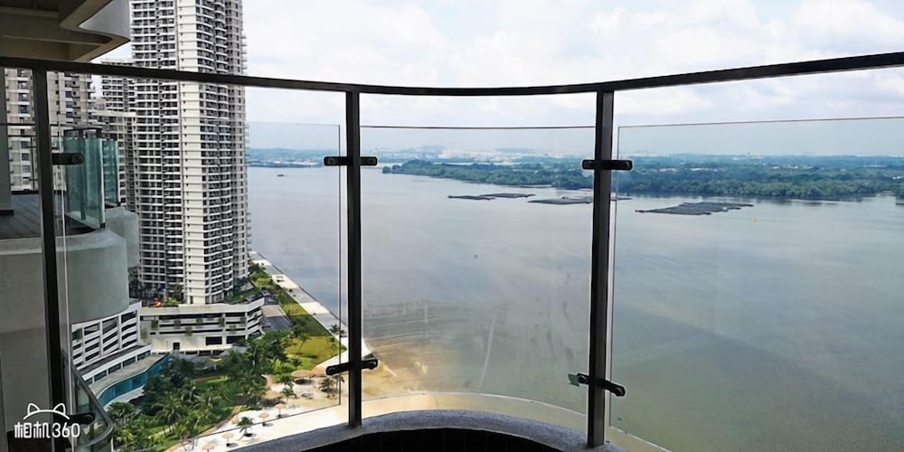 Picturesque View Suites