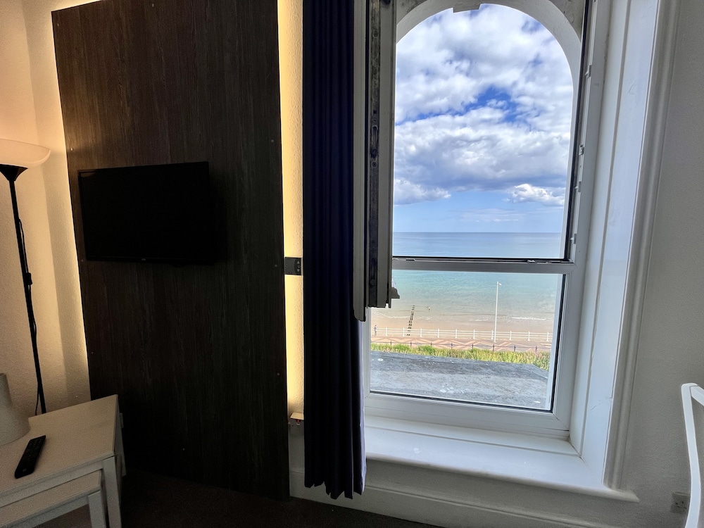 8 Beach View @ Beaconsfield House