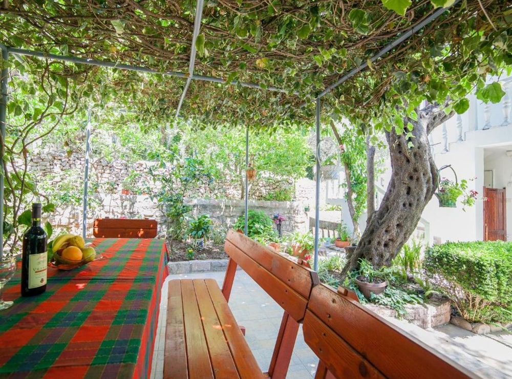 Petrovac Serenity Stay Near the Beach