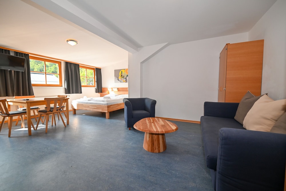 Schmitten 27 - Room 7 200m From ski Lift