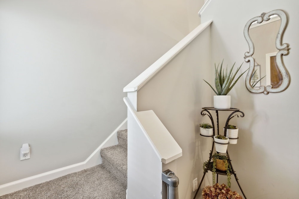 2754 1st Ave. A 2 Bedroom Duplex
