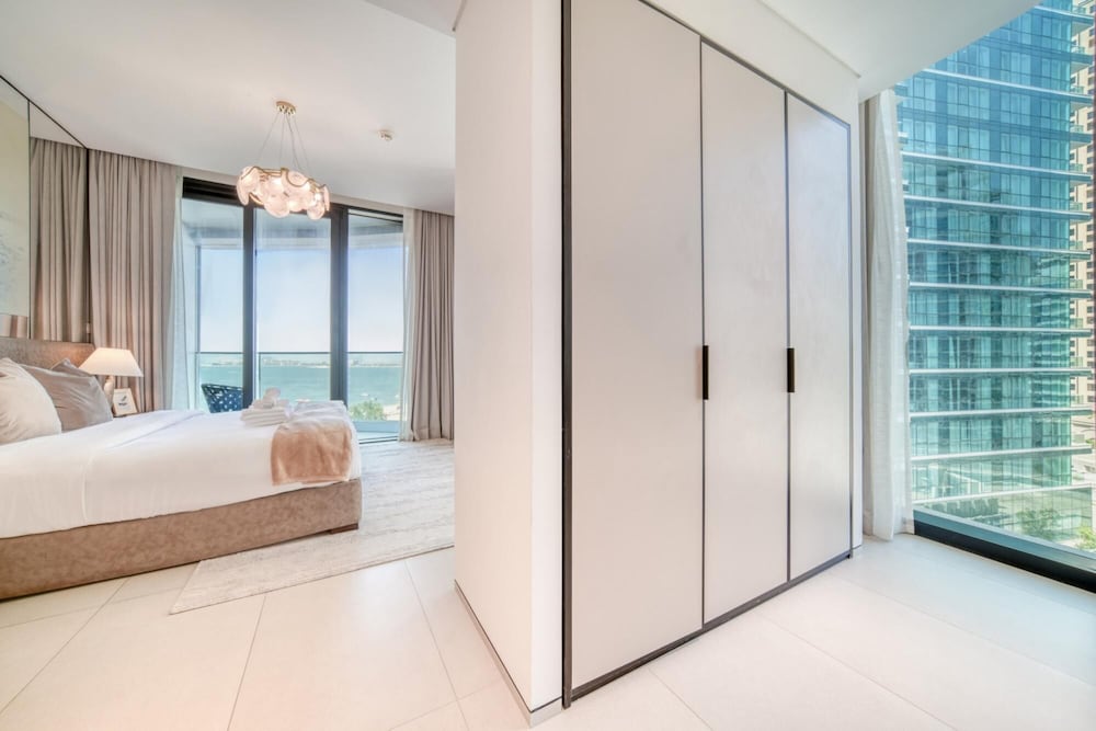 Classy Address JBR 3BR w Balcony and Beach Access