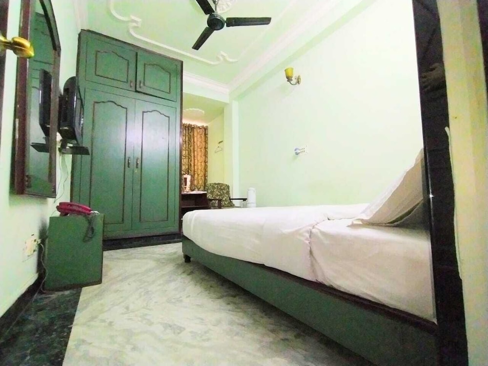 Hotel Green Palace By ADB Rooms view 4