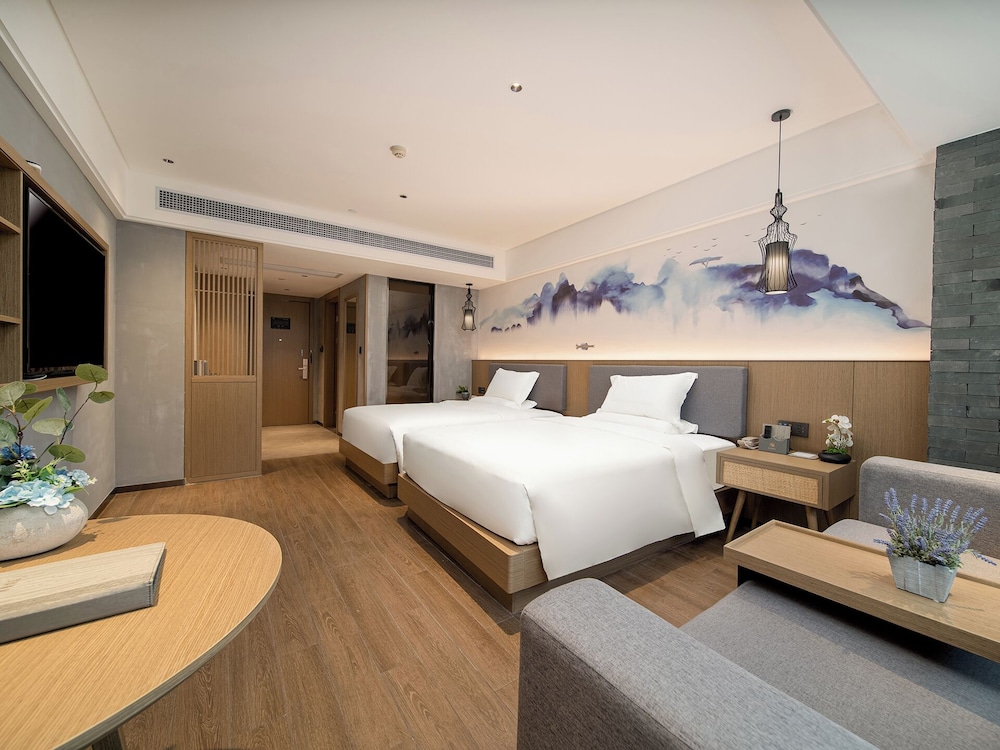 Trendy Romantic Hotel Guangzhou Panyu Qiaonan Aoyuan Plaza Branch - Free Deliver Service to Canton Fair Complex During Canton Fair Period