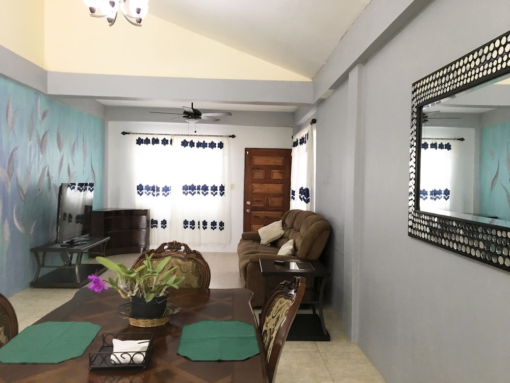 Ladyville 2Bed 2Bath