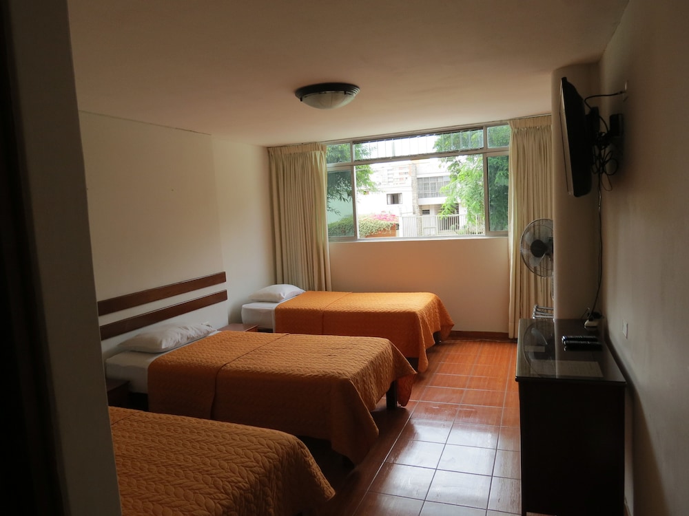 Miraflores Inn