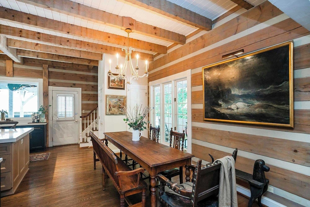 35 Acre Villa w/ Pool, Spa, Wine Cellar & Gym + Near Golf Club La Pearla Ranch by Avantstay