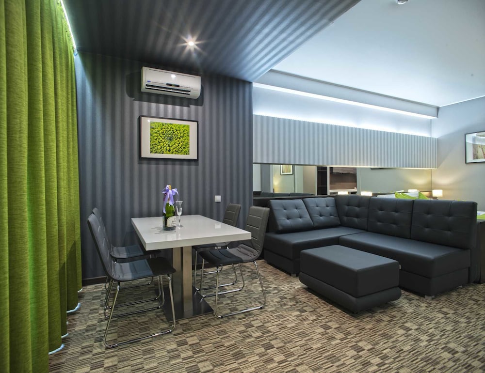 Bristol Apart Hotel