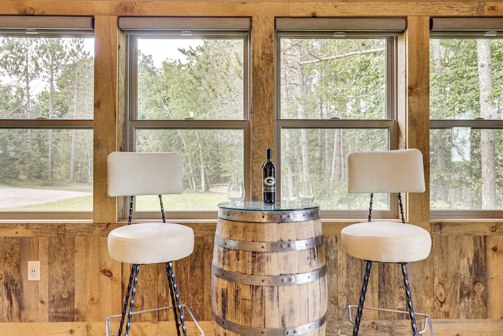 Near Hiking & Snowmobile Trails: Wabeno Cabin!