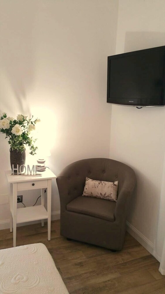 Garden House - Luxury Guest House