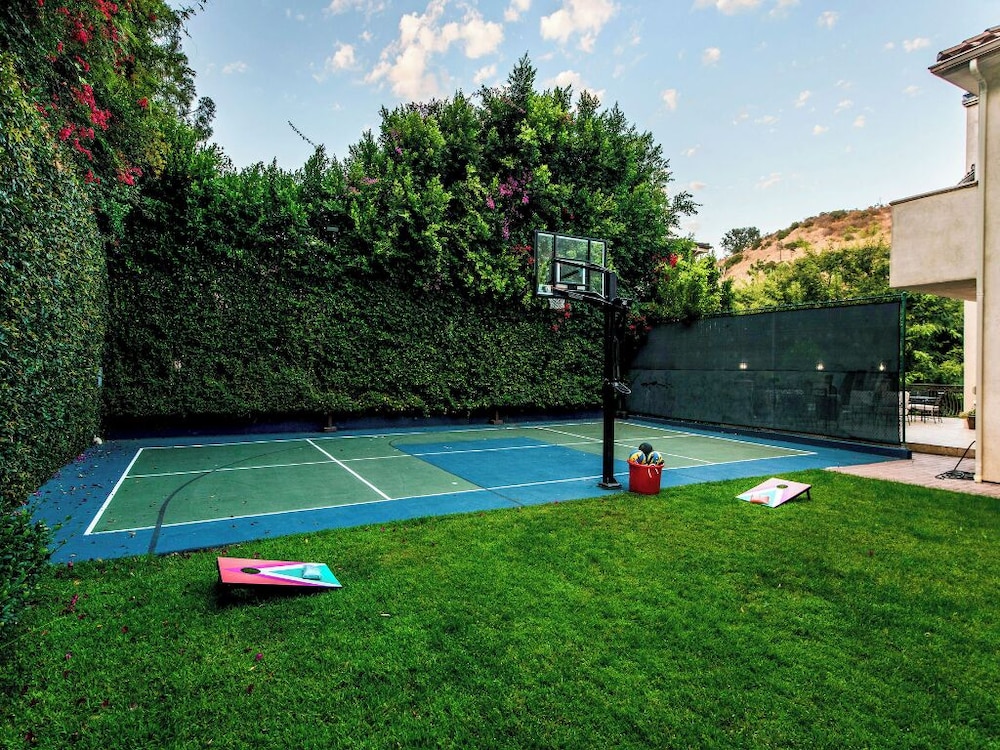 Robmar Mansion - Beverly Hills Mediterranean Estate With Pool & Sport Court