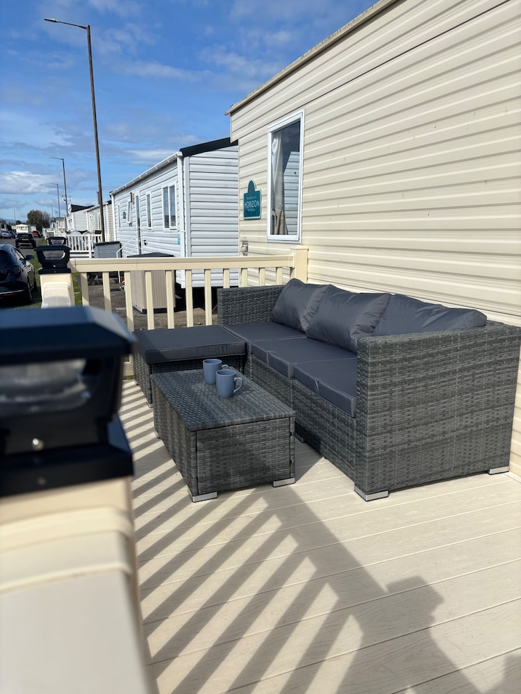 Robin Hood 3-bed Caravan, Sleeps 8, Pet Friendly