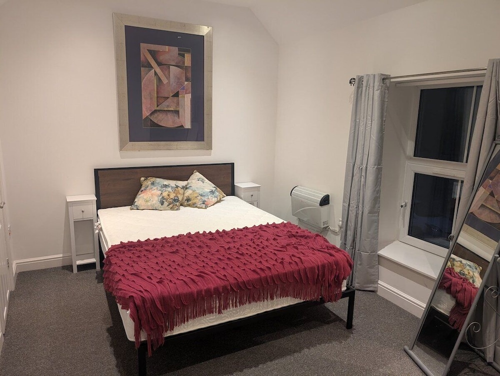 Bayview 1-bed Swansea Retreat
