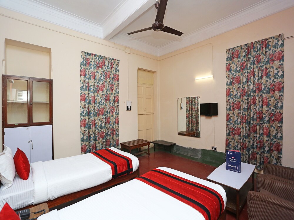 OYO 11896 Marble Palace Guest House