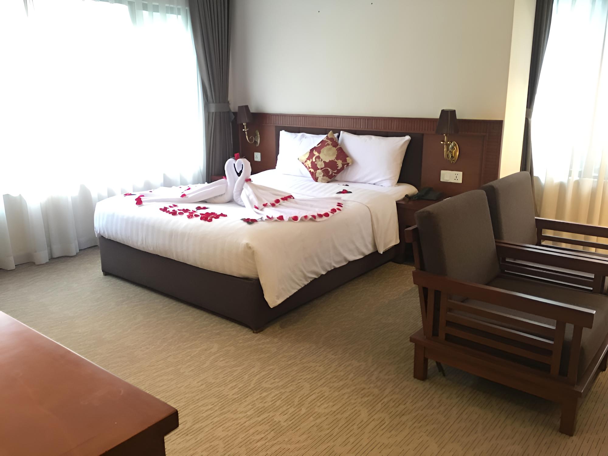 Mon Regency Hotel