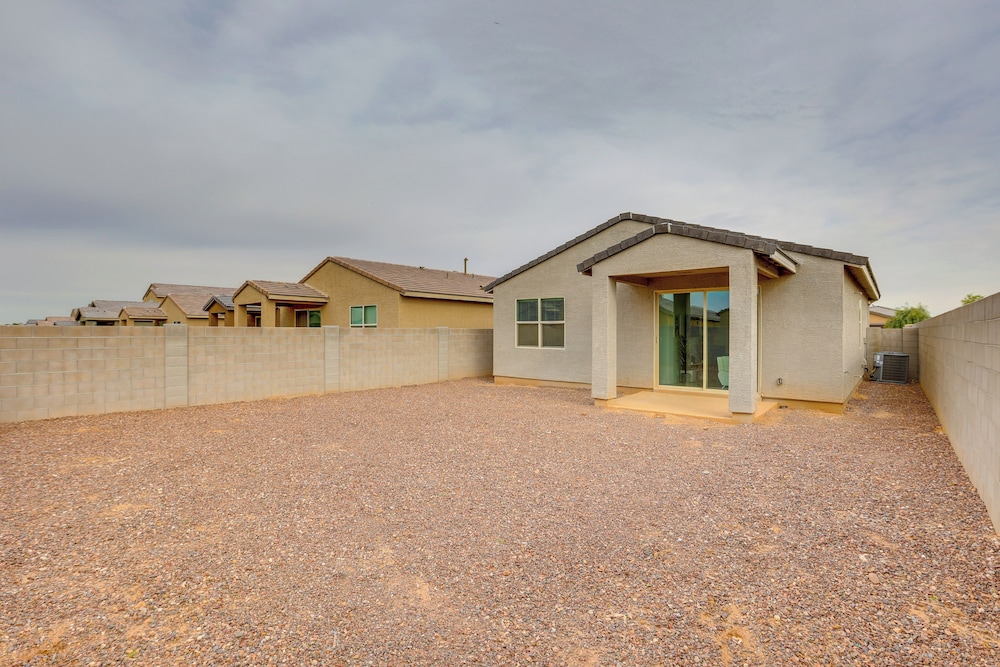 10 Mi to Dtwn Phoenix: Chic Family Home