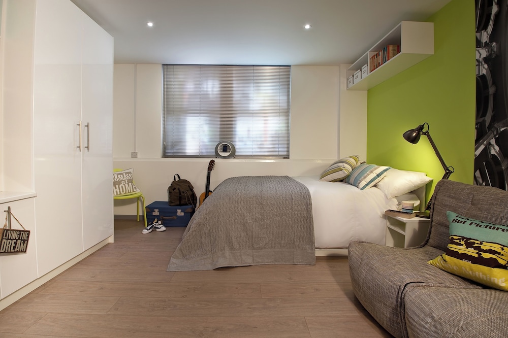 Student Only Summit House