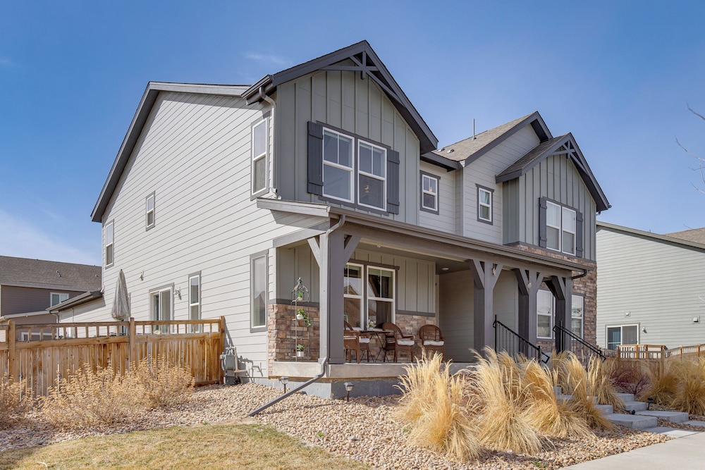 Beautiful Home w/ Bonus Room & Prime Location!