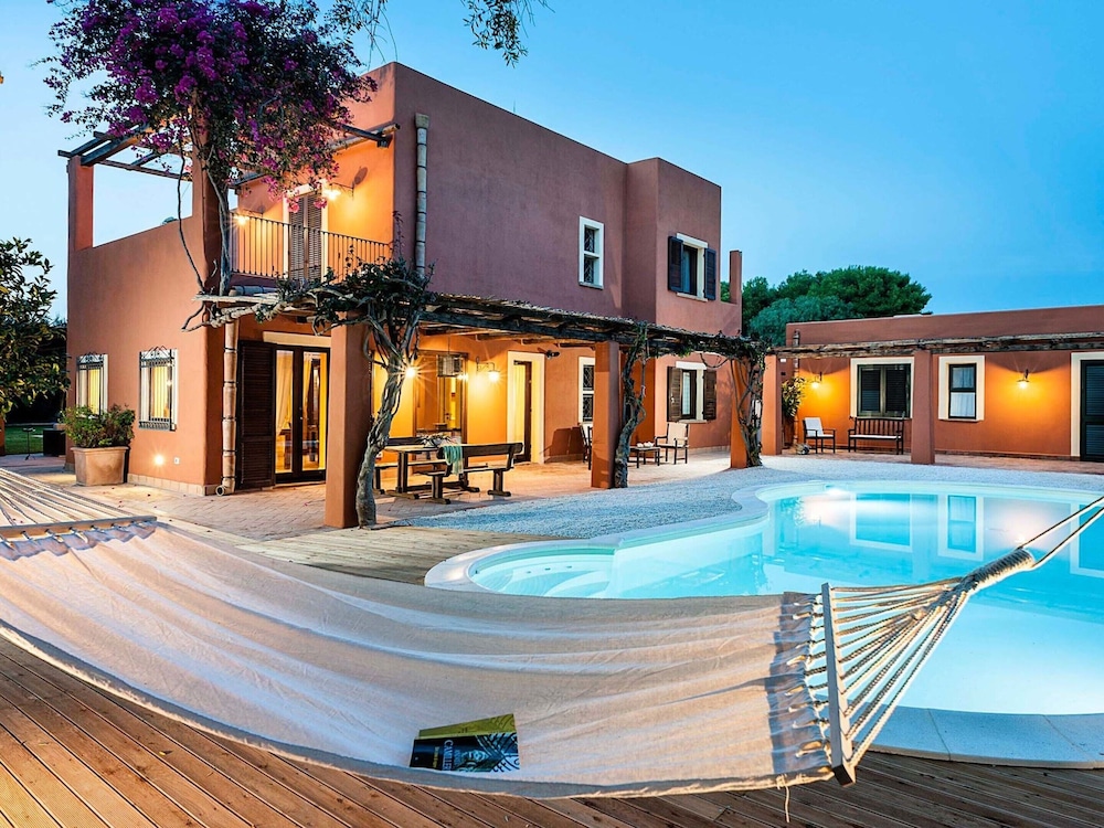 Belvilla by OYO Villa Arangea Dieci photo 1