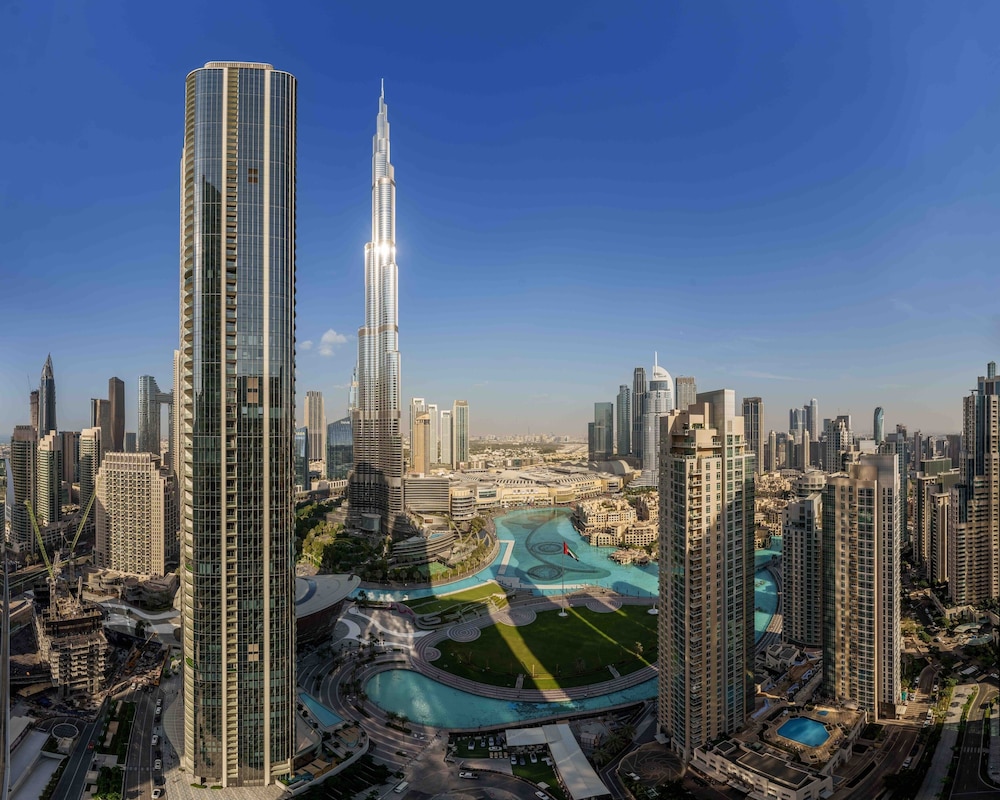 Maison Privee - Ultimate Living with Front-Row Views of Burj Khalifa & Dubai Fountains