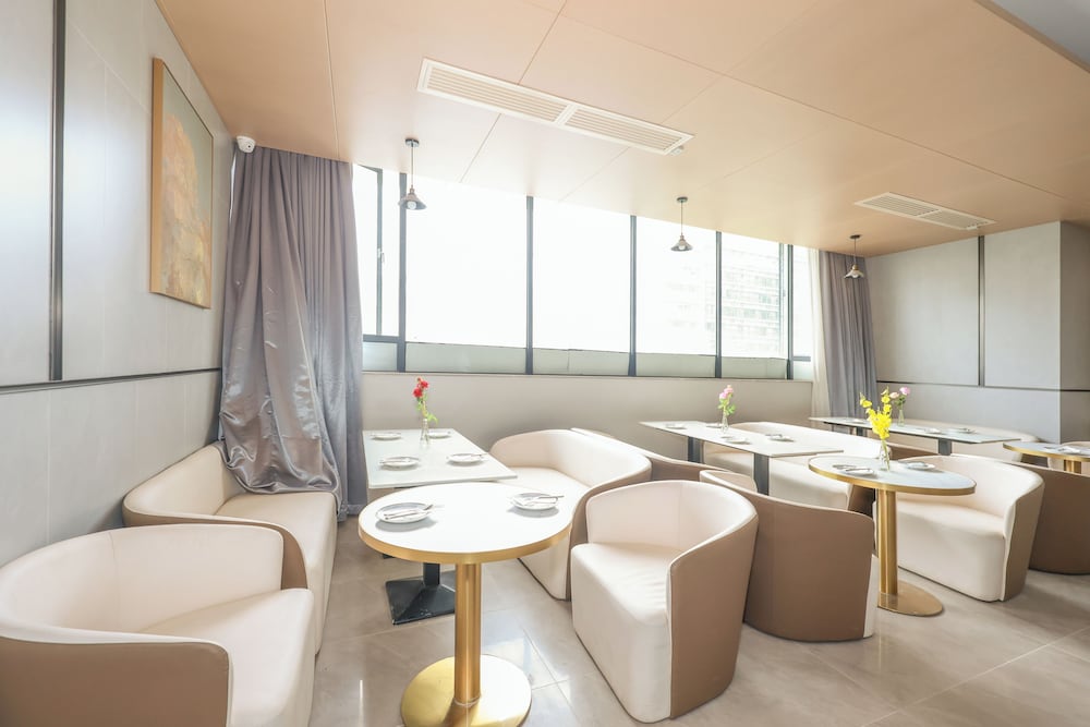 ECHIC Mercure (Guangzhou Baoneng Performing Arts Center Luogang Wanda Plaza)