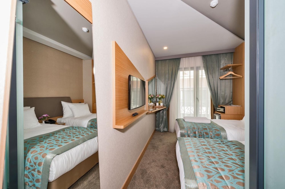 Genova Hotel - Image 39