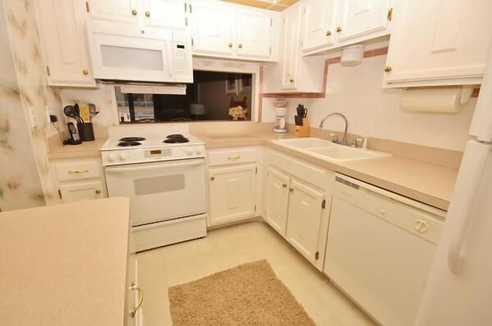 Sea Coast Gardens III 2 Bedroom Condo by Great Ocean Condos