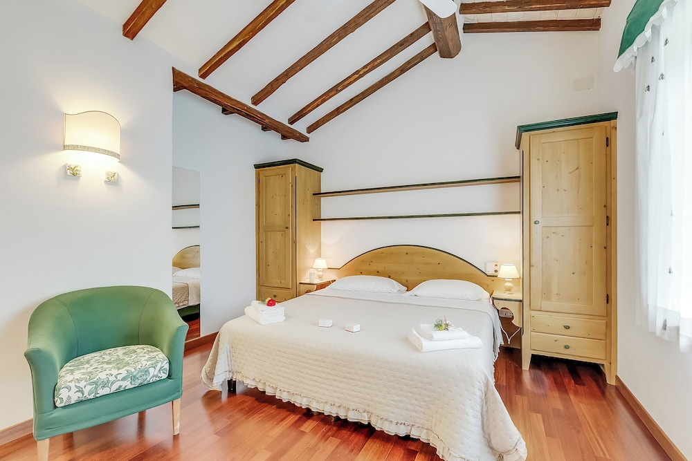 Relaxing Family Podere Delle Rose Pool & Garden