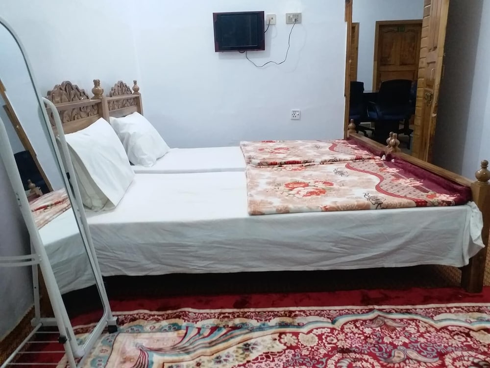 Alpine Pasture Guest House Gilgit view 4