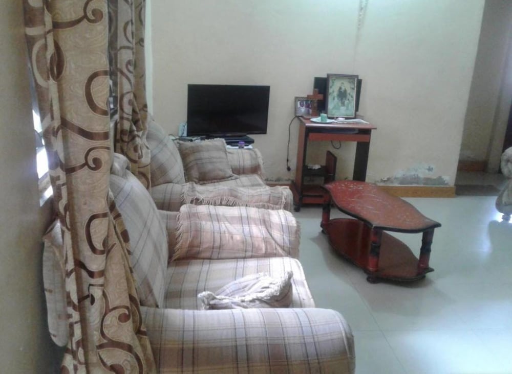 JJ&JE Family House - Hostel view 3