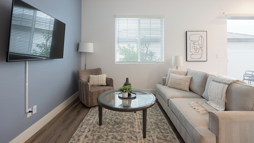 Landing Apartments Phoenix - Maryvale Village