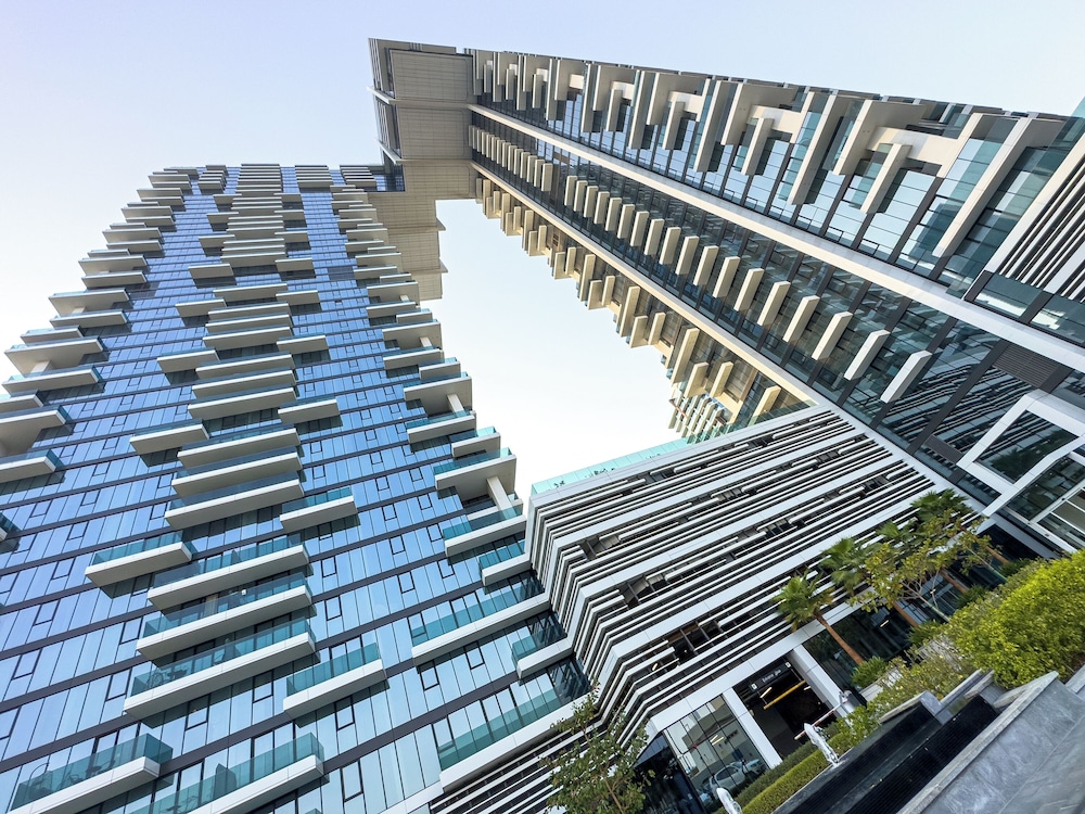 Marco Polo - Furnished 1BR With Skyline Views Near Zabeel Park
