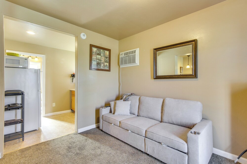 Lake & Mountain Views: Cozy California Stay